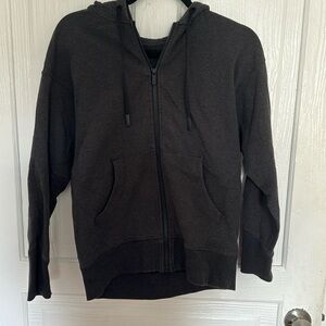 Lululemon Women’s Dark Gray Hooded Zip Up
Size 2